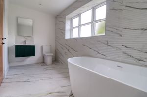 En Suite- click for photo gallery